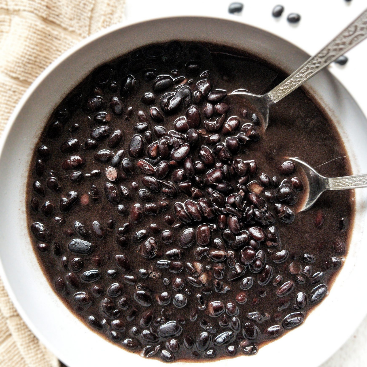 No soak, cooked black beans in a gray bowl.