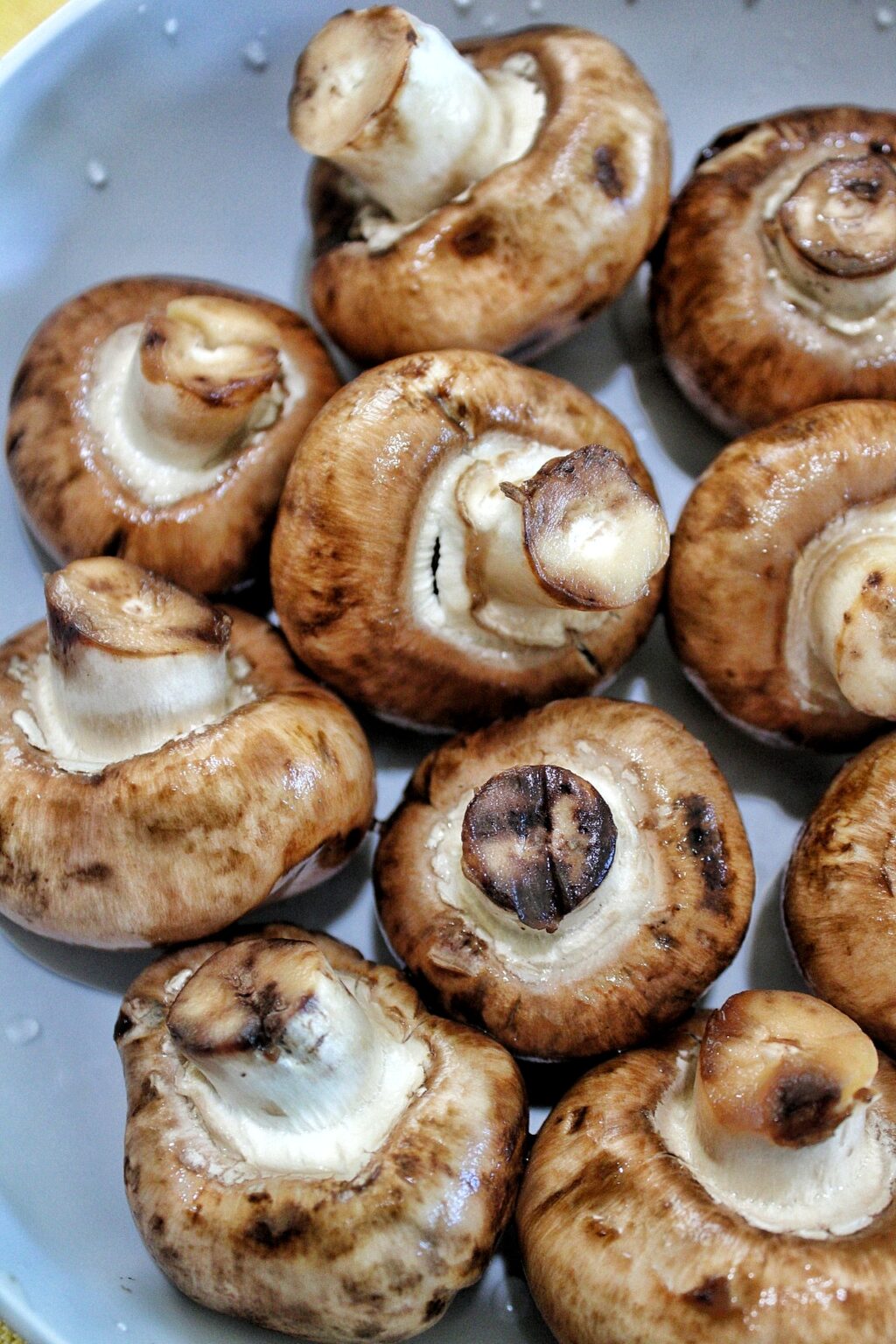 Washed mini bella mushrooms