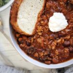 Meatless mushroom chili with toast