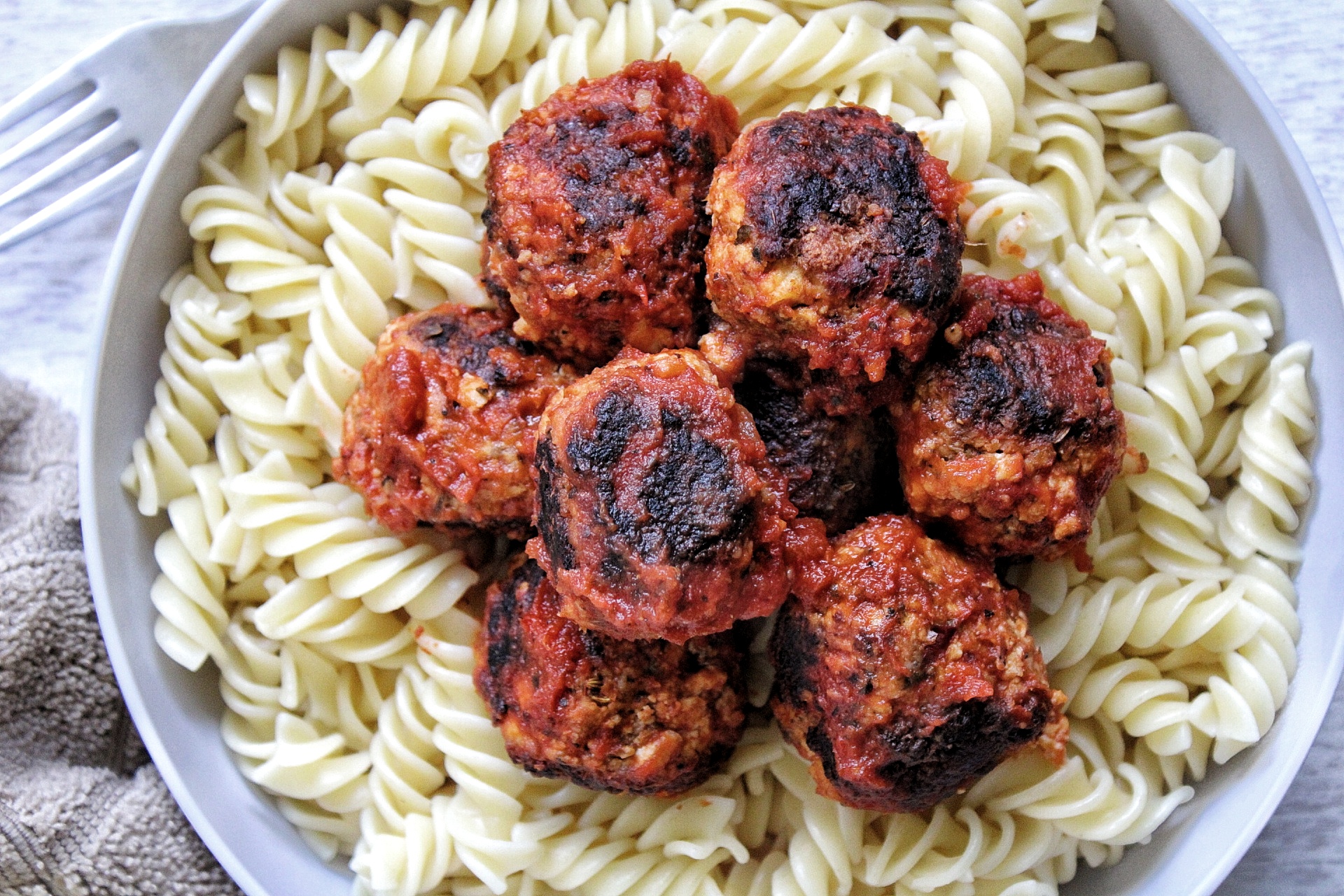 Stovetop tofu meatballs with pasta