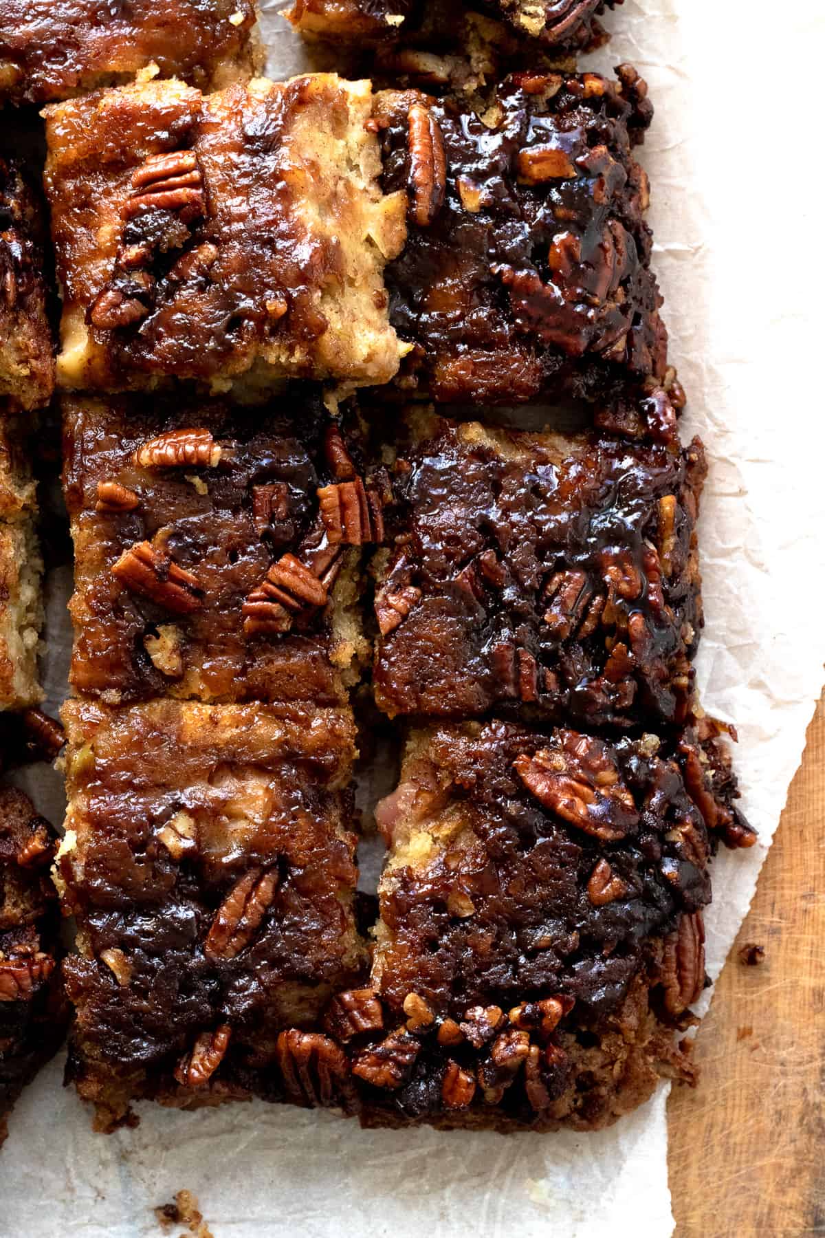 Sticky vegan apple cake slices