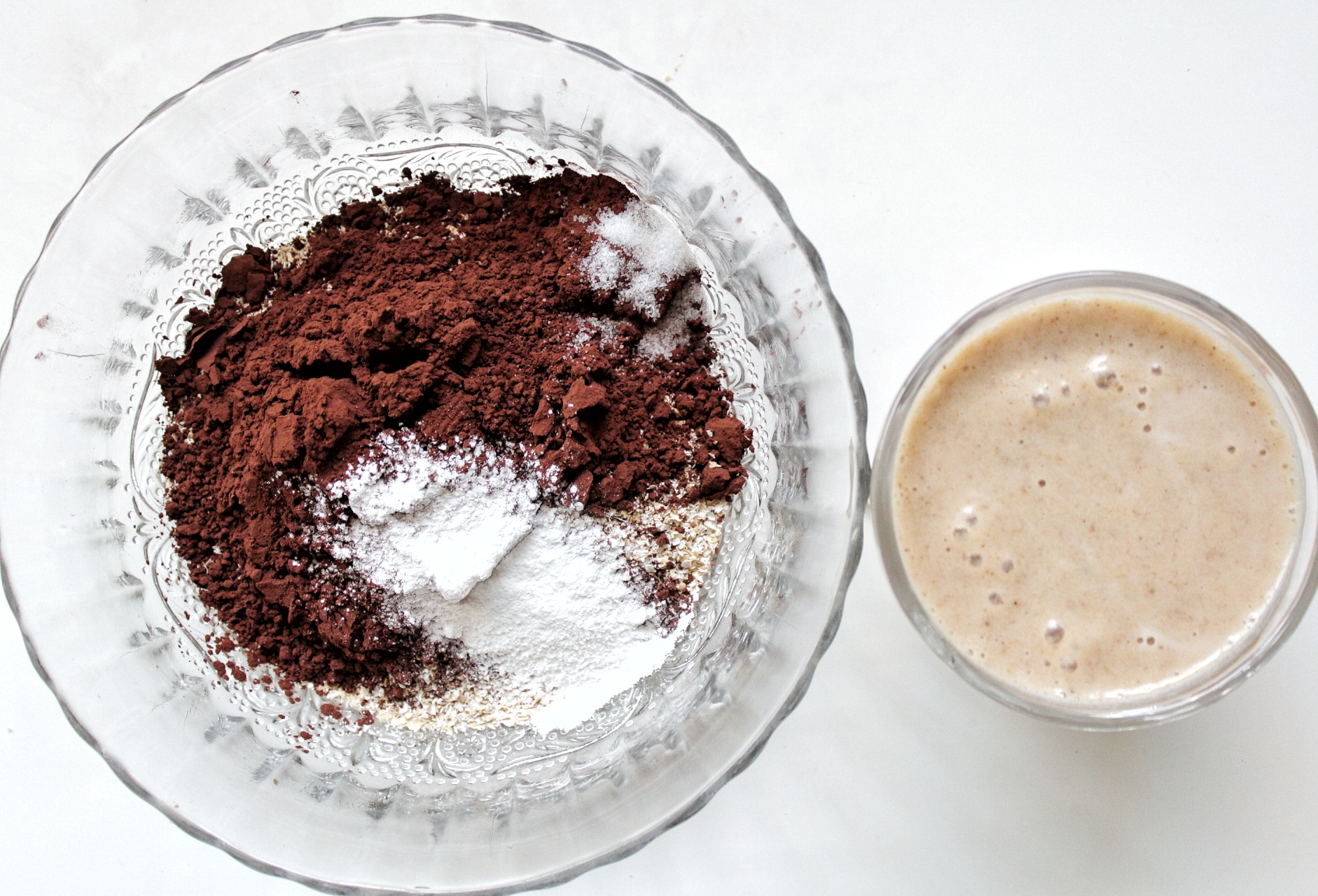 Ingredients for chocolate oat muffins. 