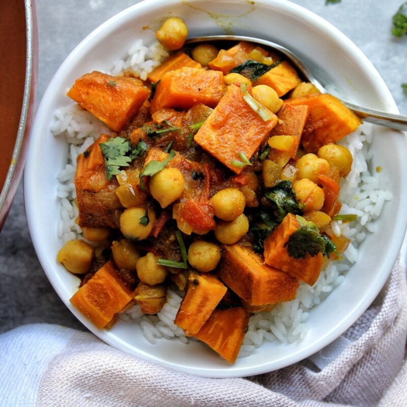 OnePot Chickpeas and Sweet Potato Curry Plant Based And Broke